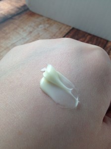 Eucerin-Q10-Anti-Wrinkle-Sensitive-Skin-Creme-swatch