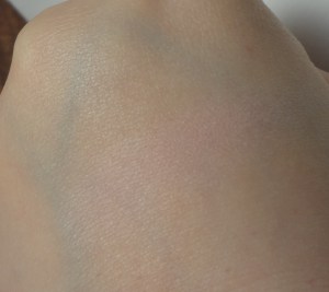 Hourglass-Ambient-Lighting-Blush-Ethereal-Glow-Swatch-2